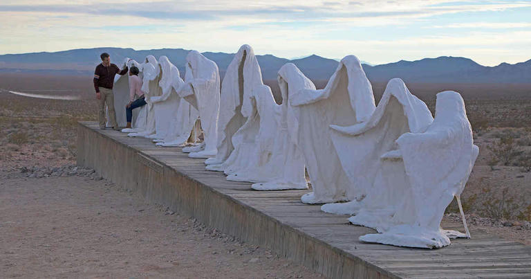 Road trip Nevada | Wonders of a Free-Range Art Highway