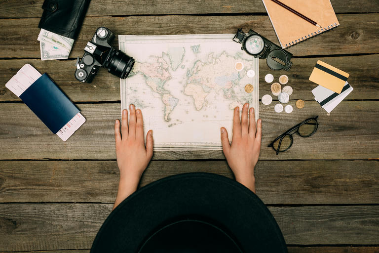 Tips to avoid 5 common travel scams when overseas