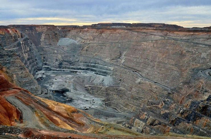 Super Pit lookout